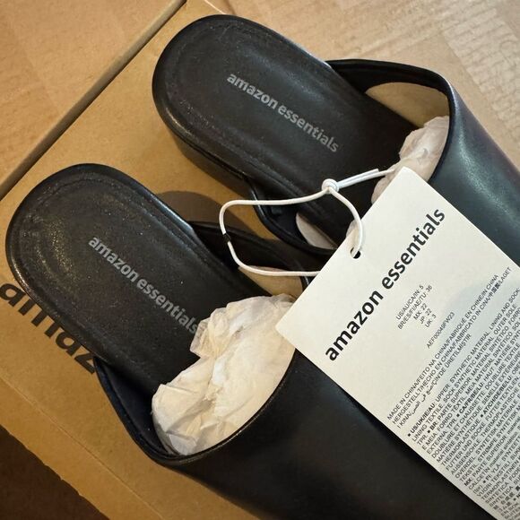 Amazon Essentials Women's Slip On Clog Size 5 - Picture 3 of 6